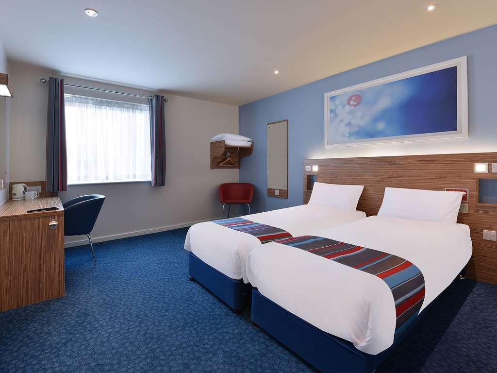 Travelodge Hotel Macclesfield Central Room photo